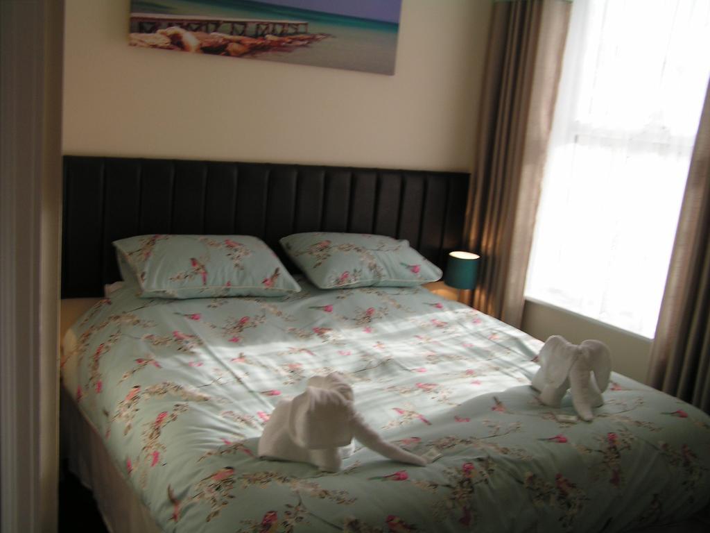 Devon Guest House Blackpool Exterior photo
